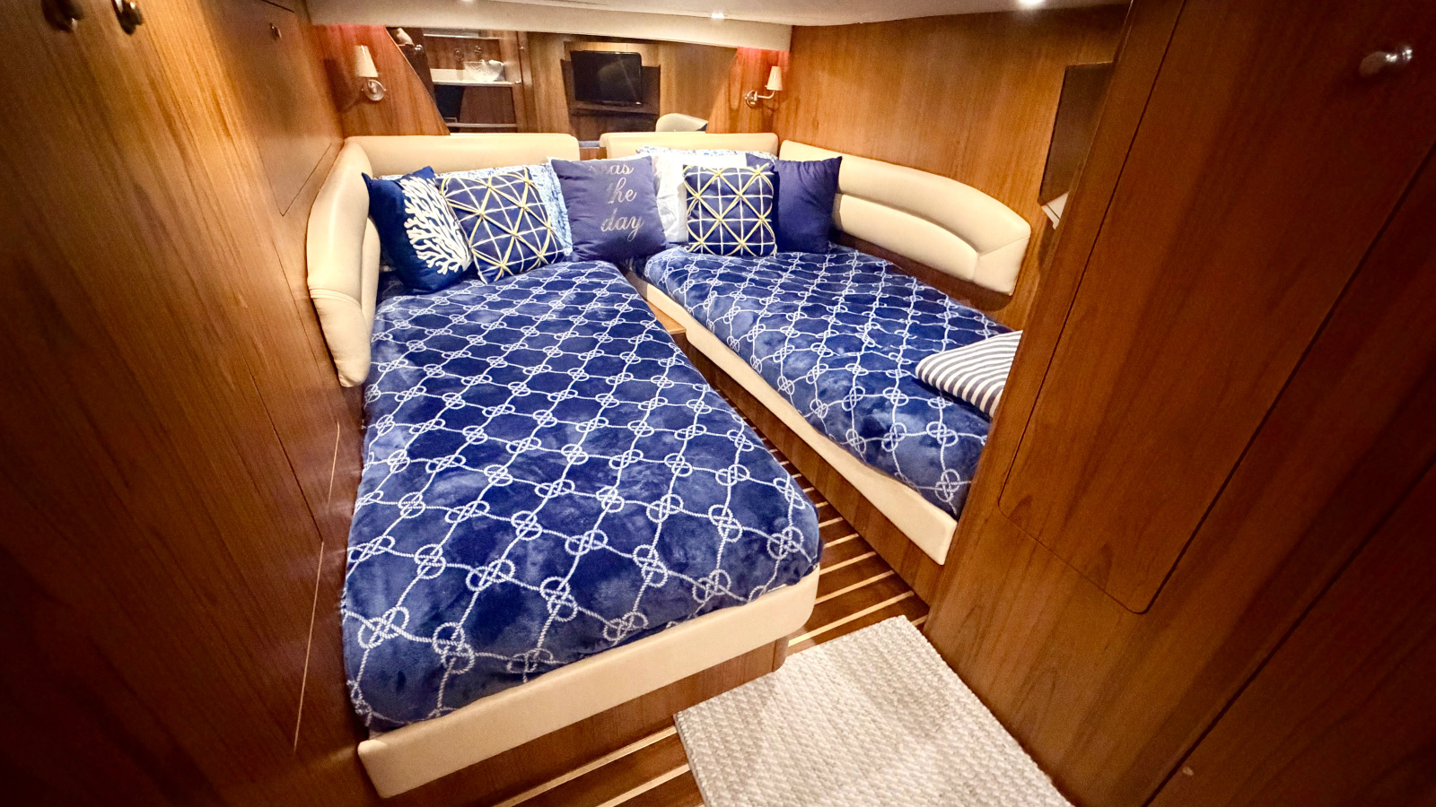 2009 Tiara Yachts 4300 Sovran