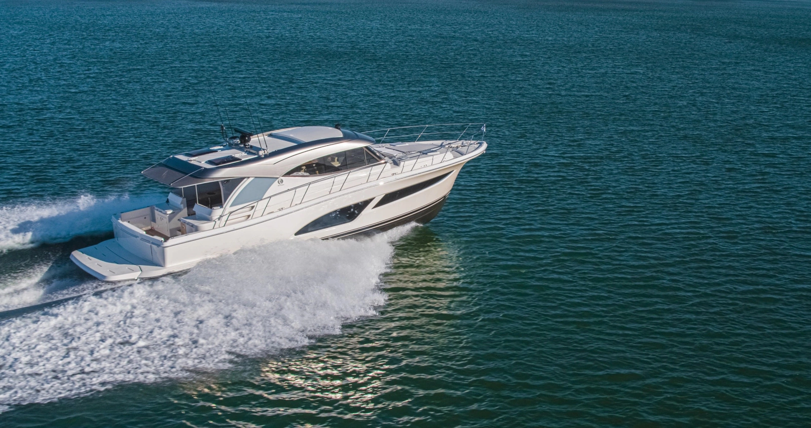 465 SUV 46ft Riviera Yacht For Sale