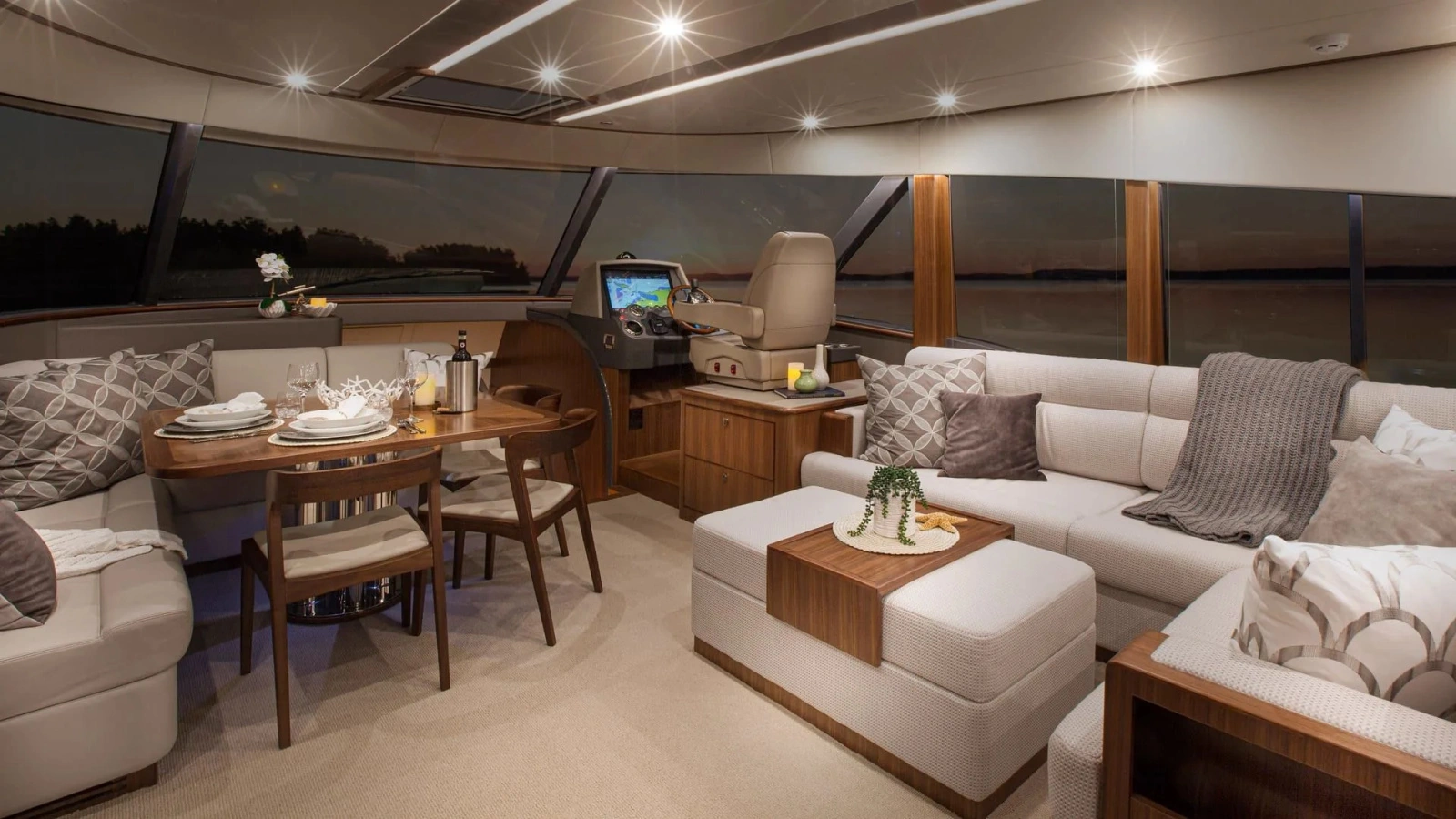 66 DAYBRIDGE 66ft Belize Yacht For Sale