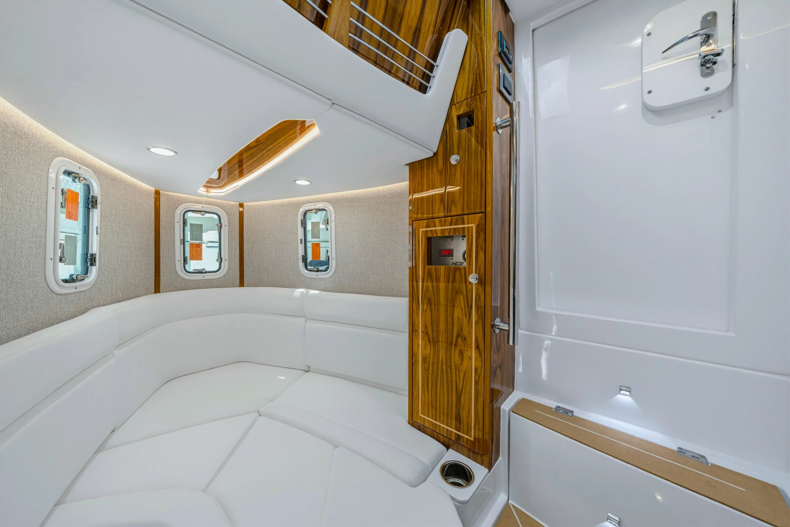 42ft HCB Yacht For Sale