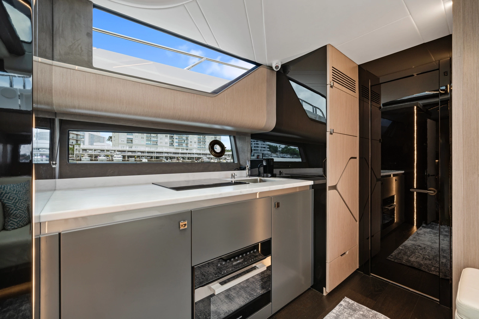 2024 Sunseeker Superhawk 55