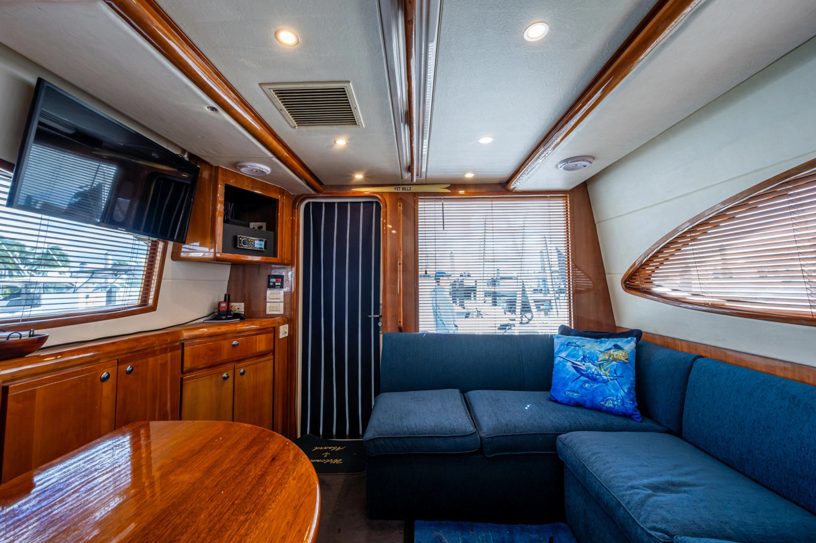 2001 Bertram 390