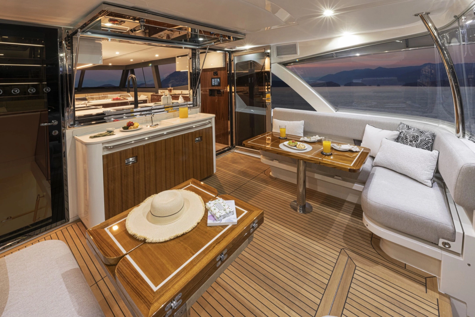 68 Sports Motor Yacht 68ft Riviera Yacht For Sale
