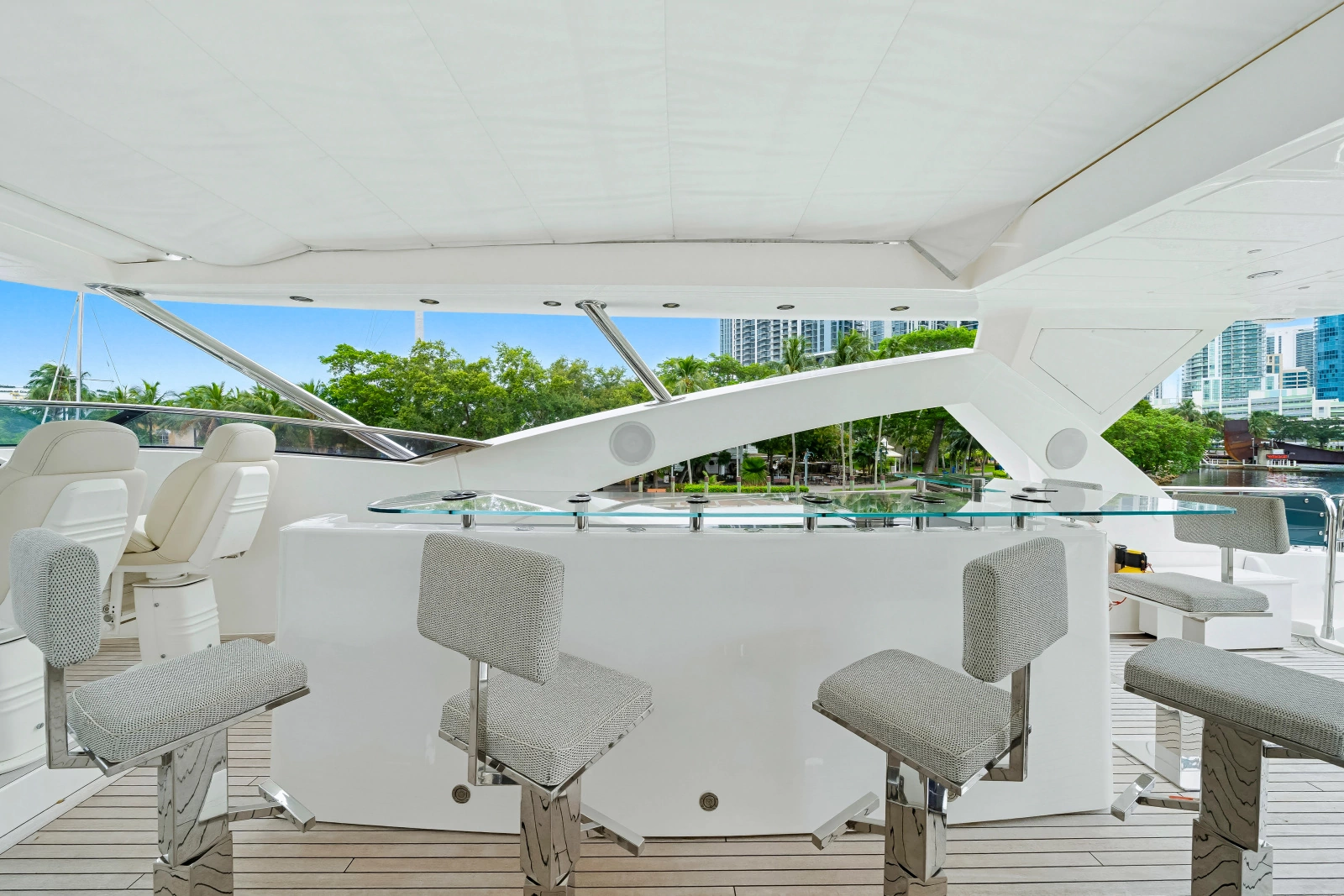 2010 Sunseeker 34 Metre Yacht