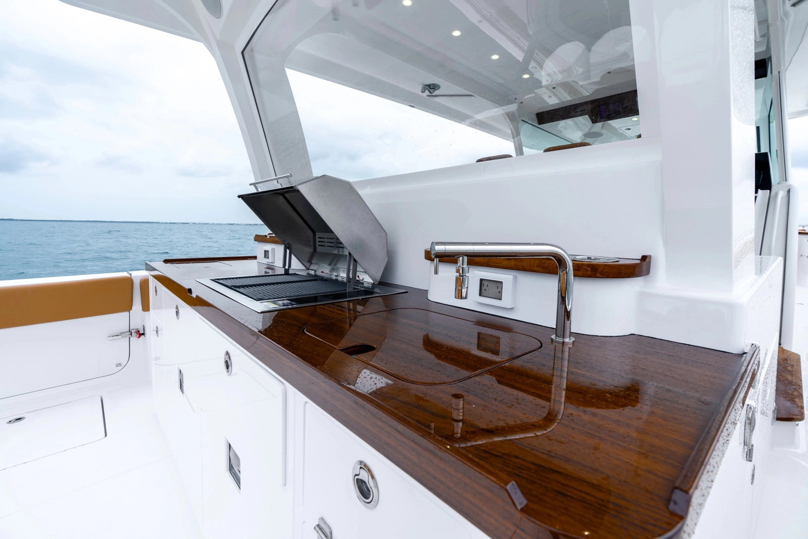DEALER DEMO 56ft HCB Yacht For Sale