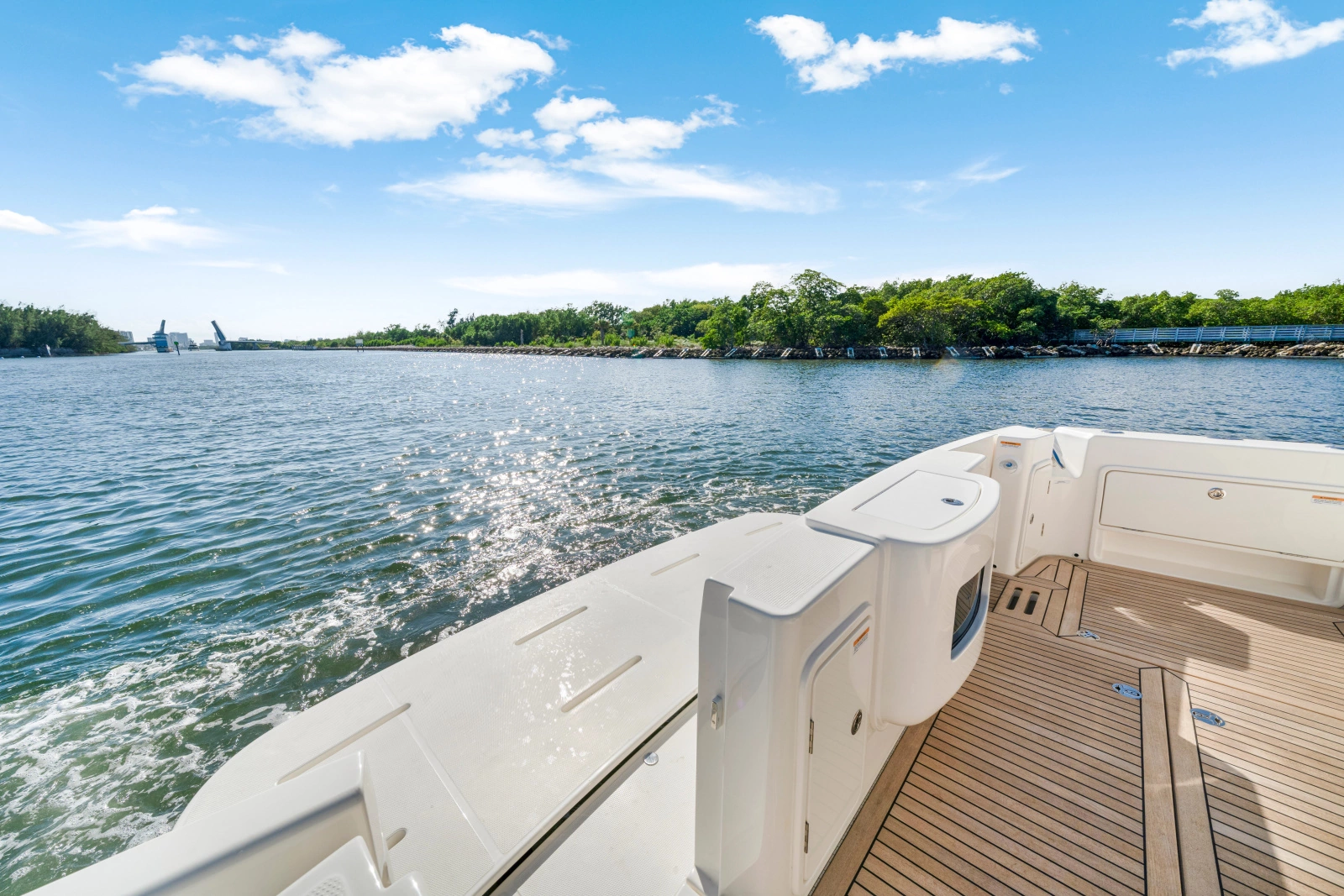 50 SPORTS MOTOR YACHT 50ft Riviera Yacht For Sale