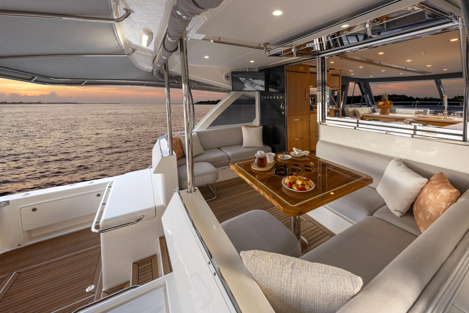 58 Sports Motor Yacht 58ft Riviera Yacht For Sale