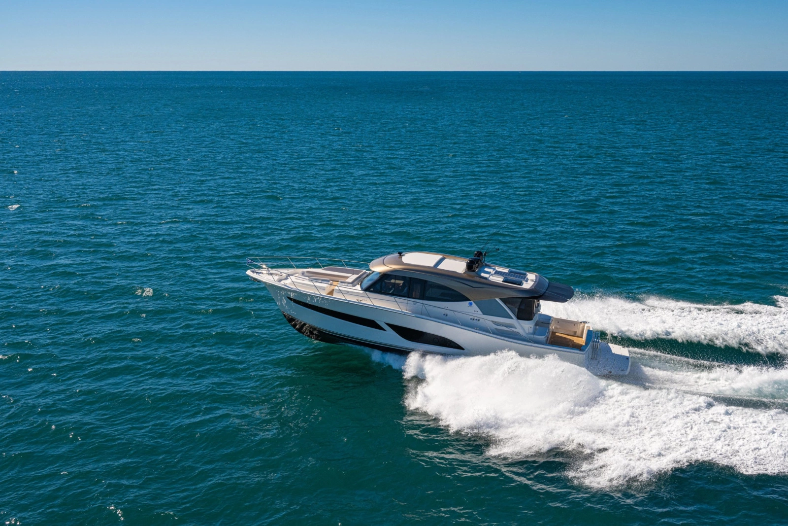 585 SUV 58ft Riviera Yacht For Sale