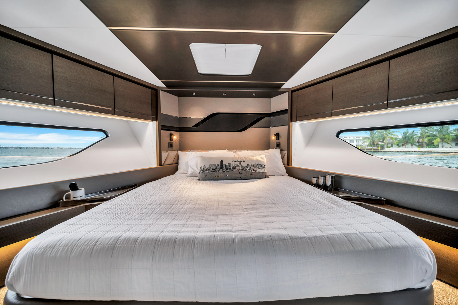 2022 Sunseeker Predator 74