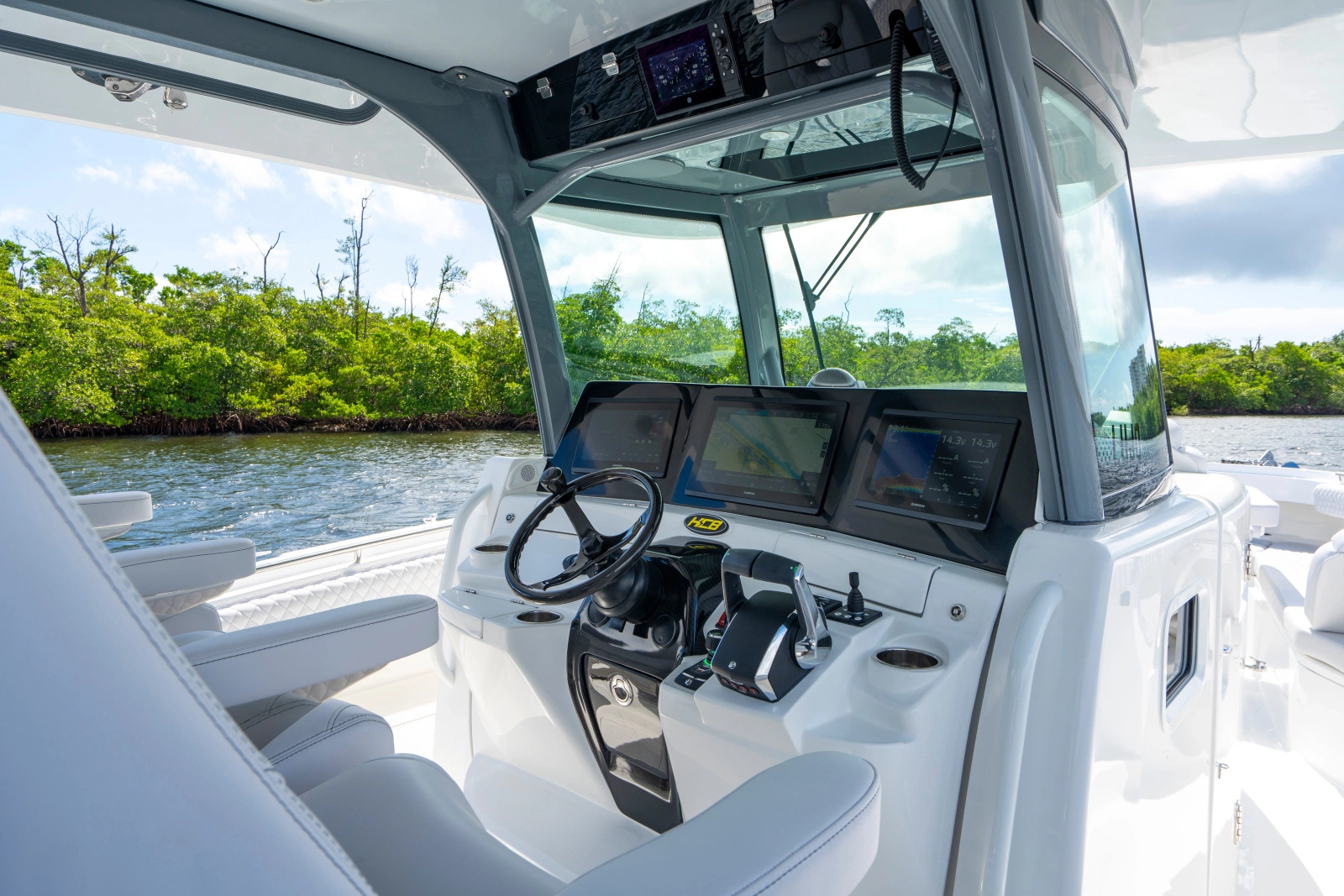 42 Lujo 42ft HCB Yacht For Sale
