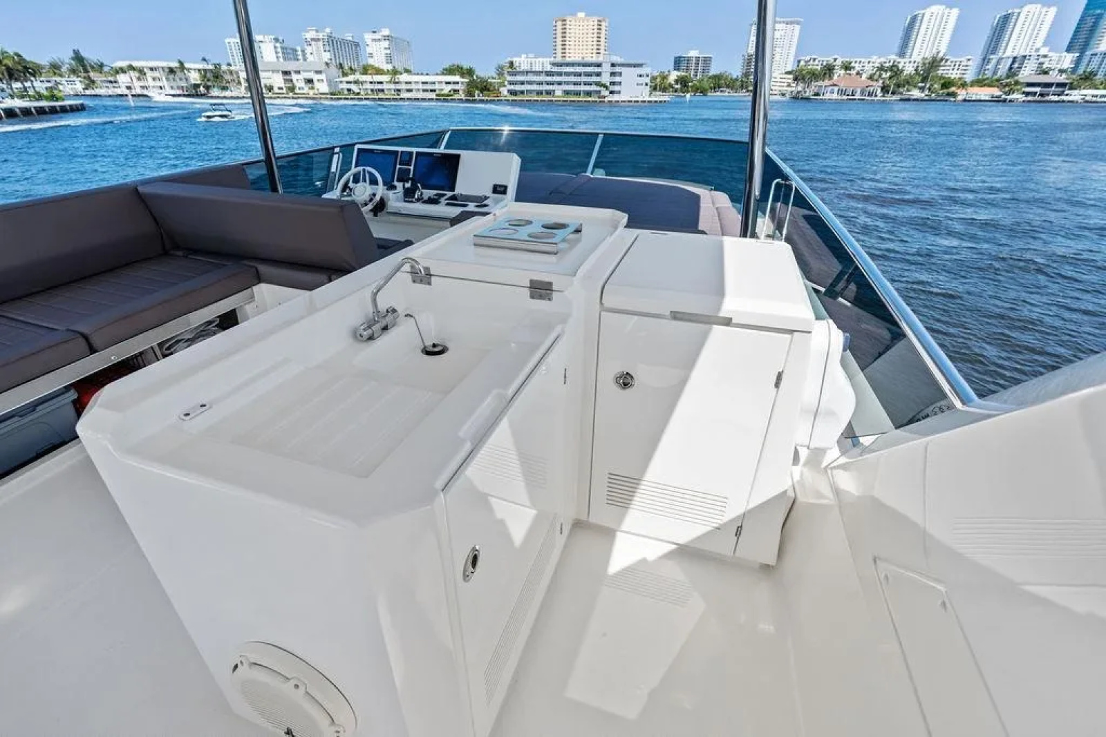 2018 Prestige 680