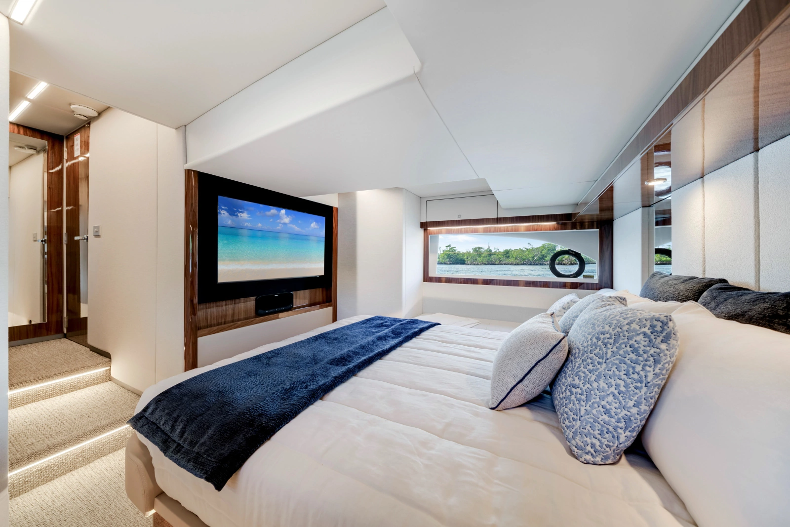 50 SPORTS MOTOR YACHT 50ft Riviera Yacht For Sale