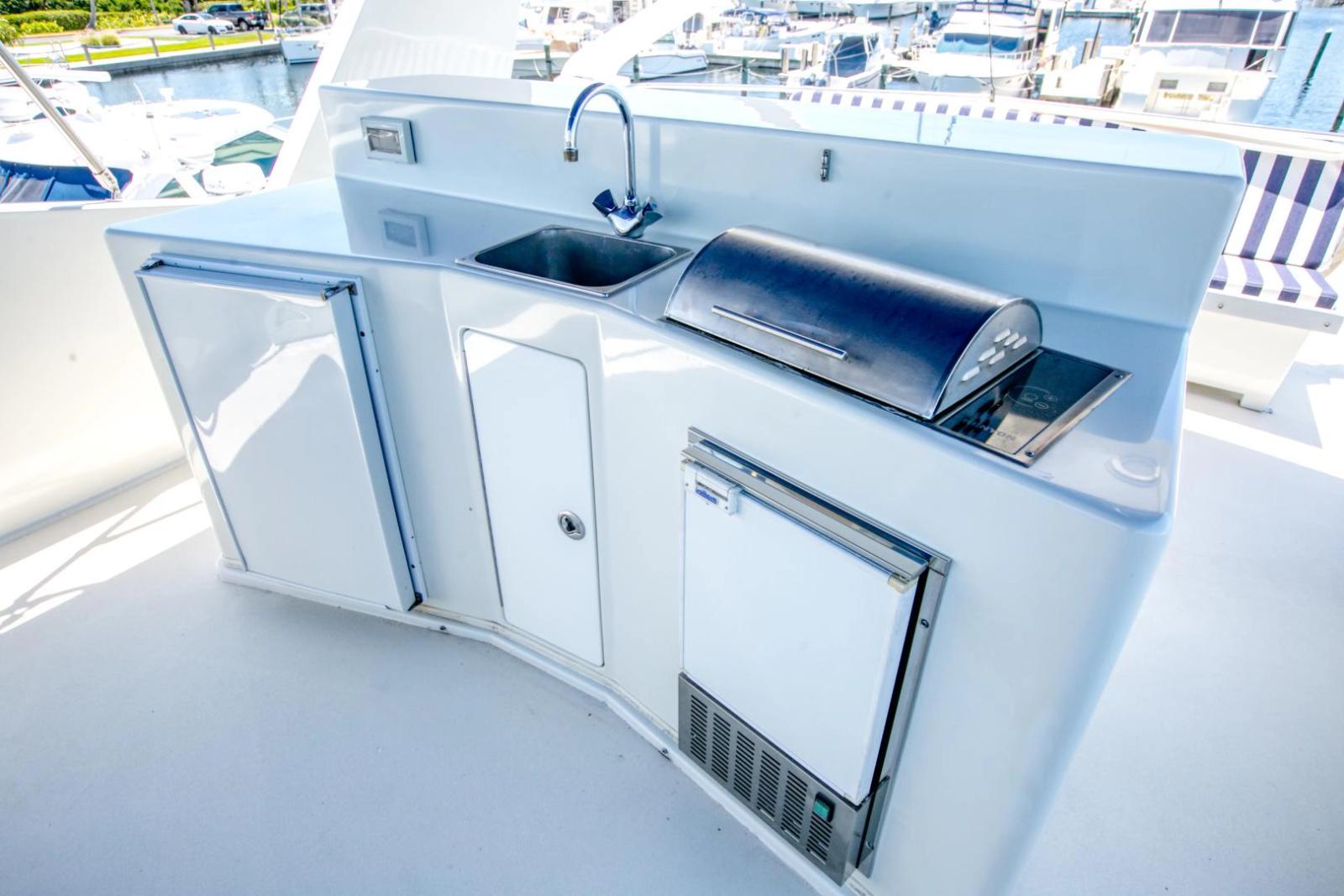 1981 Hatteras 56 Motor Yacht