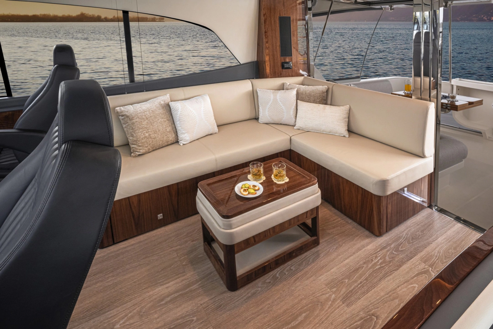 64 Sports Motor Yacht 64ft Riviera Yacht For Sale