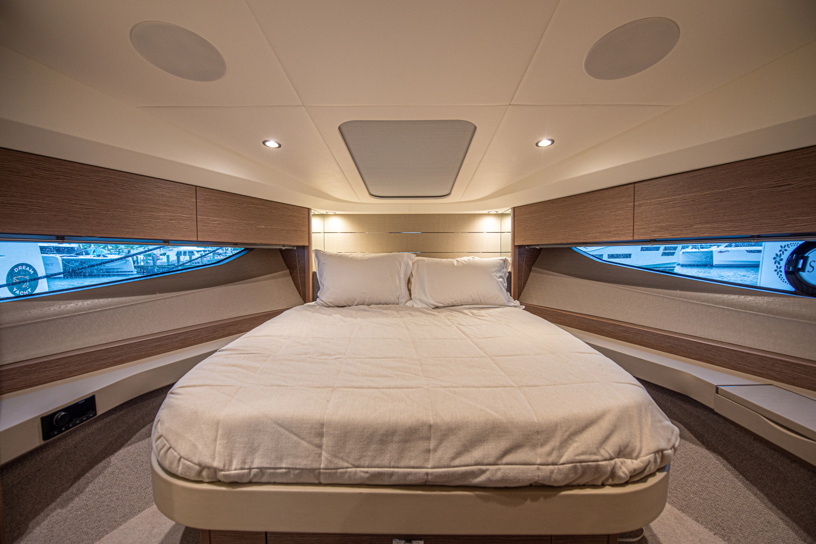 2025 Princess V40