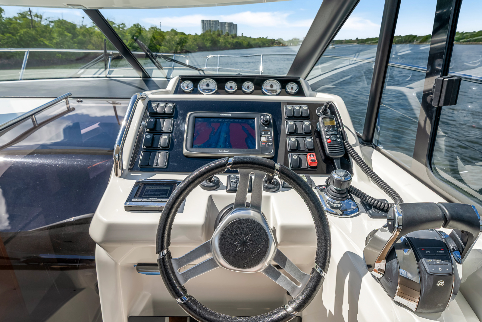 2016 Jeanneau Leader 36