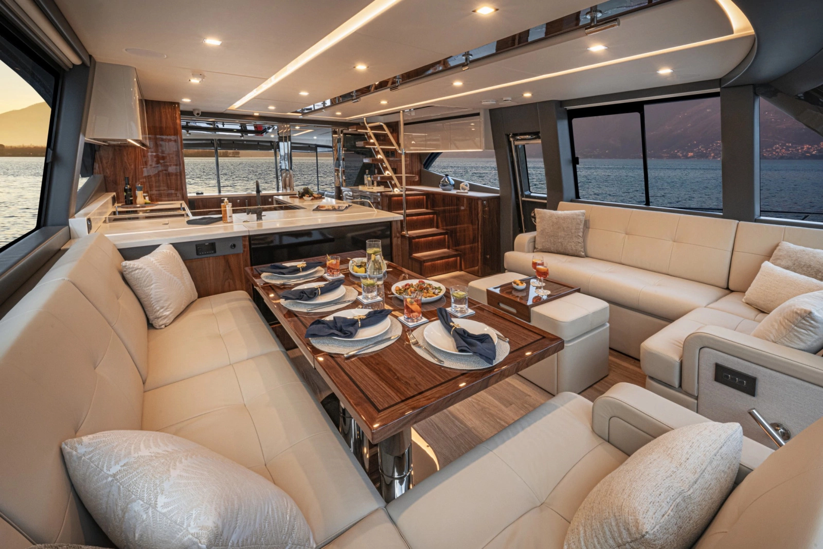 64 Sports Motor Yacht 64ft Riviera Yacht For Sale