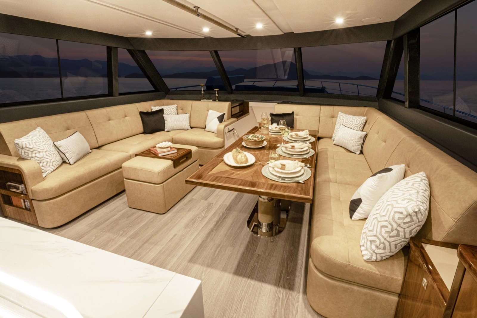 68 Sports Motor Yacht 68ft Riviera Yacht For Sale