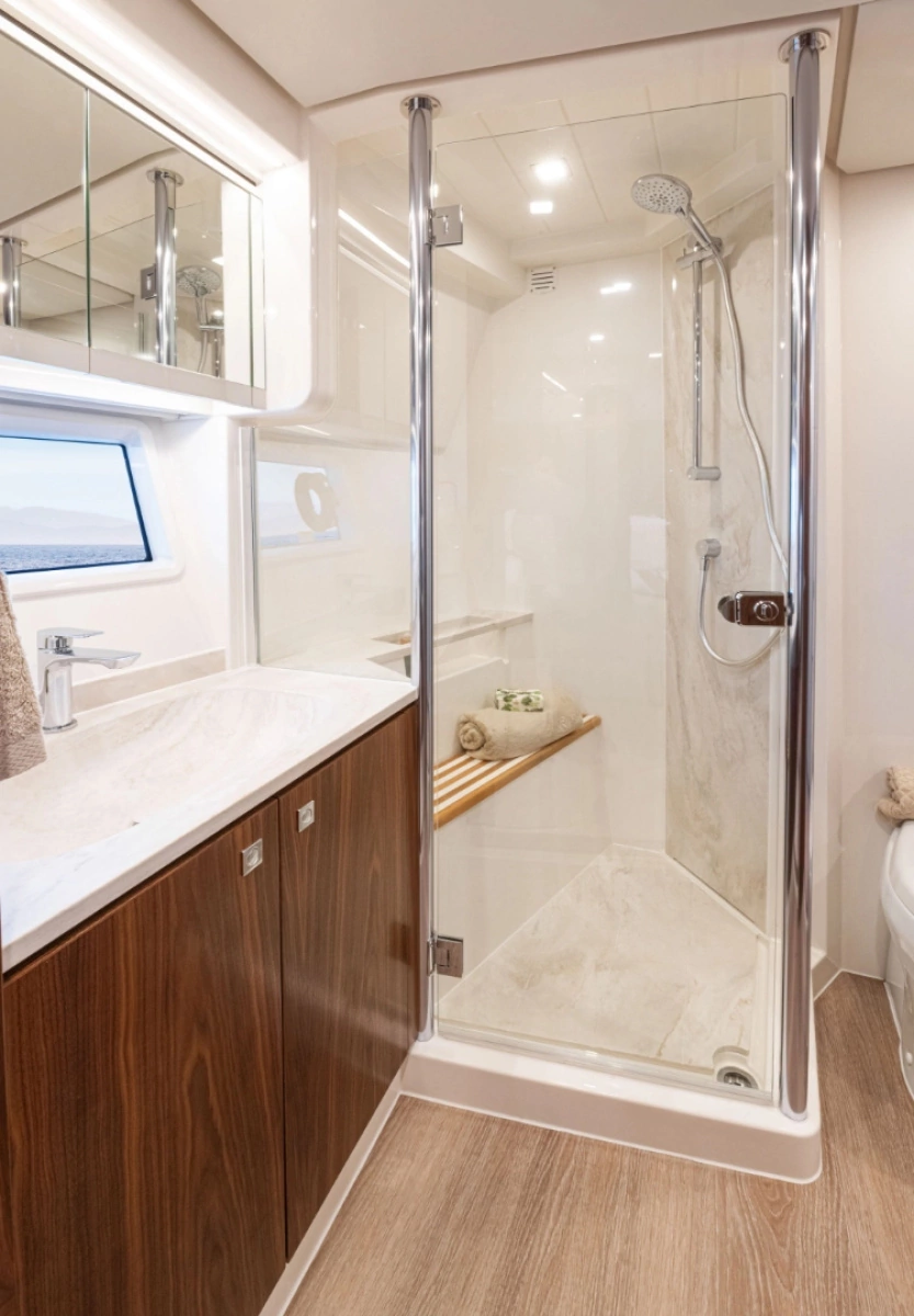 6200 SPORT YACHT 62ft Riviera Yacht For Sale