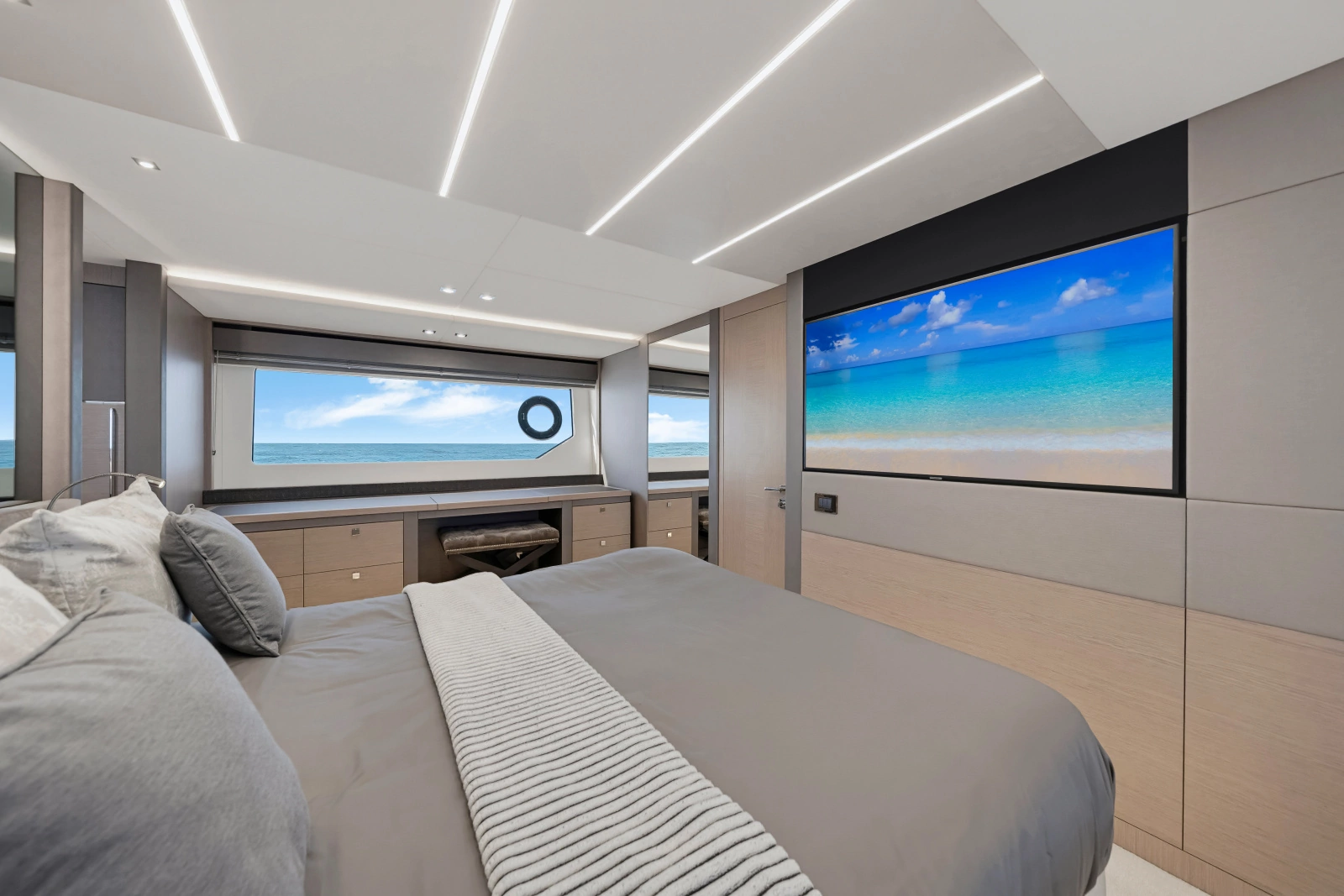 2020 Sunseeker 76 Yacht