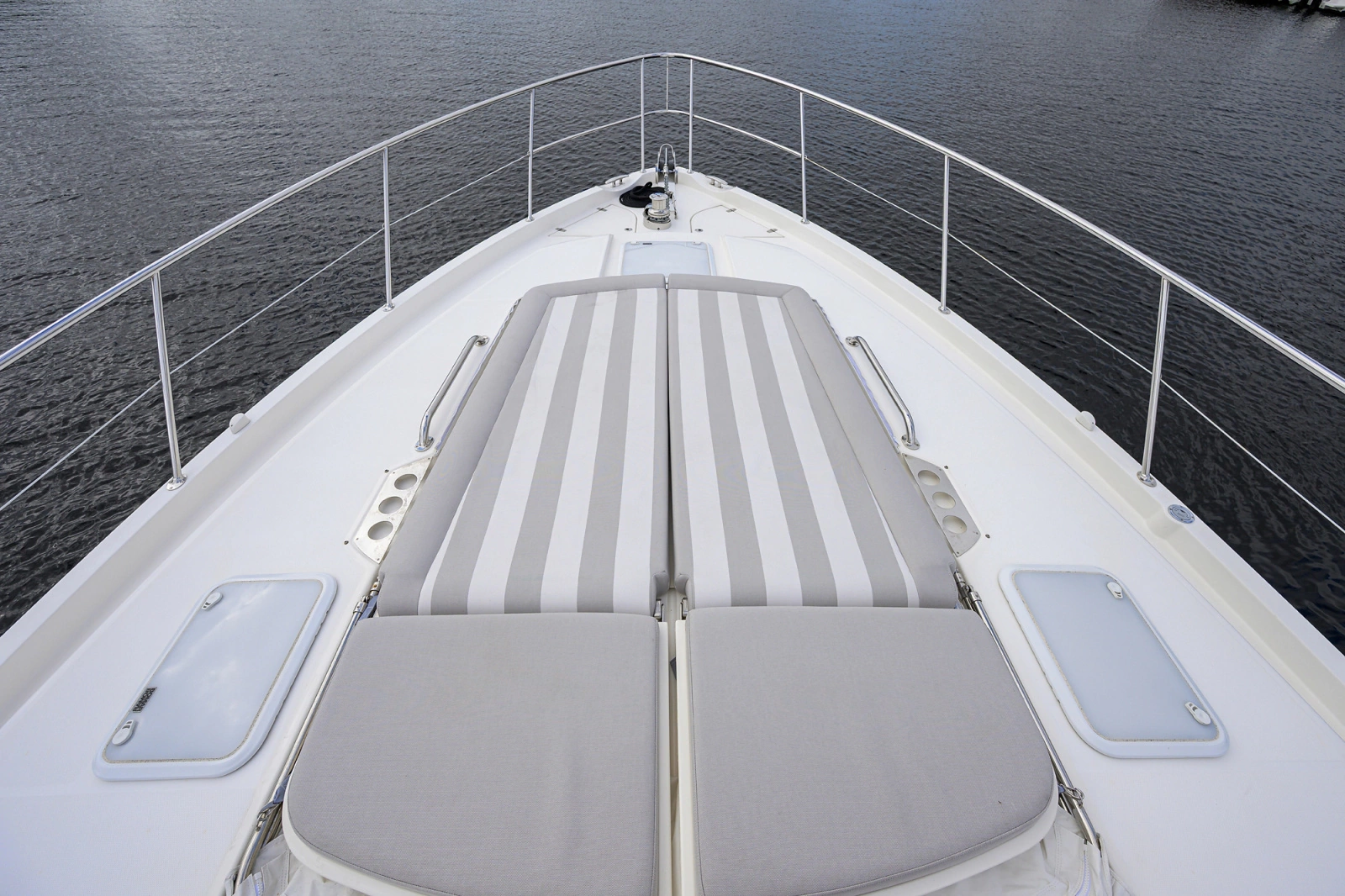 2019 Riviera 5400 Sport Yacht