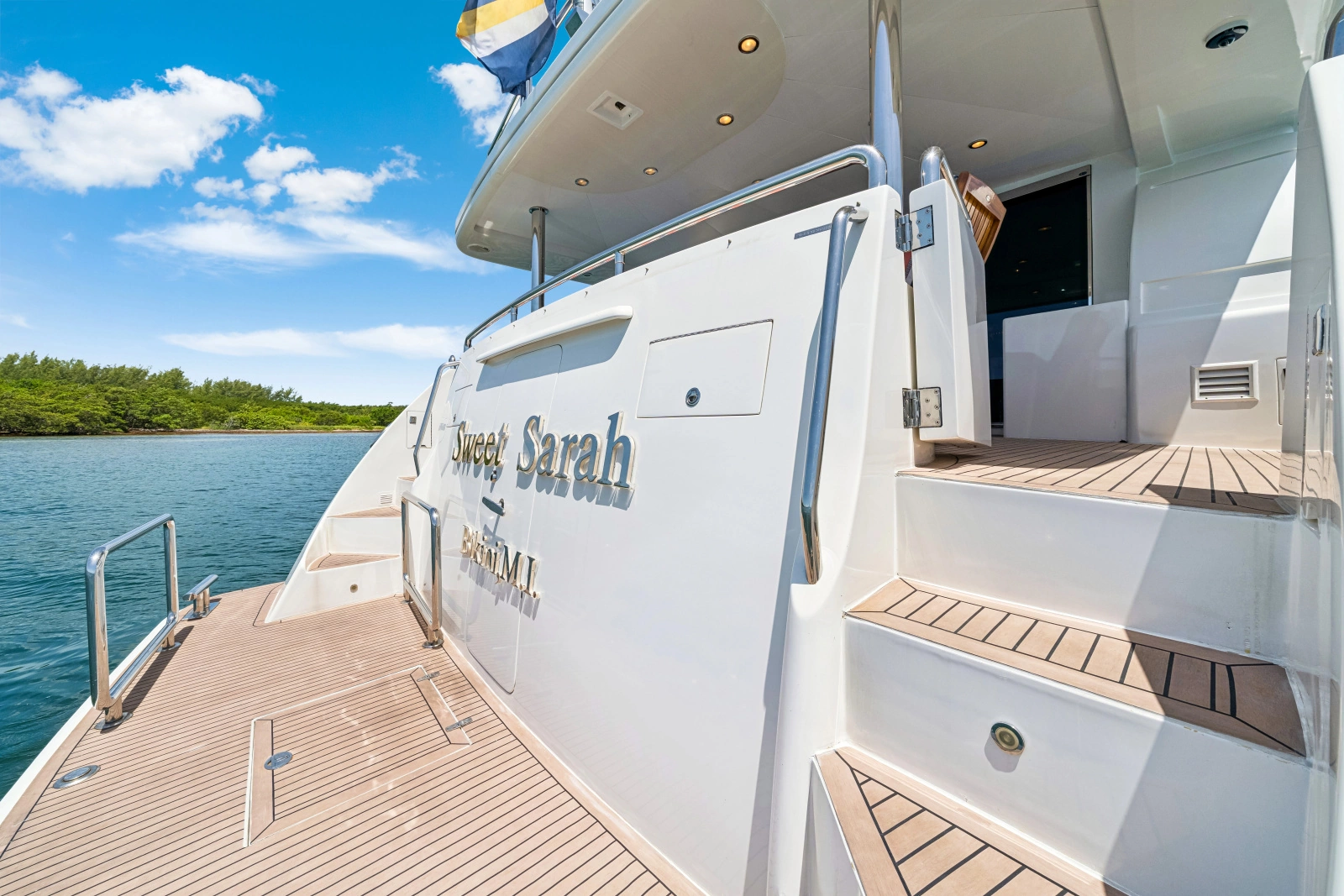 2006 Horizon 82 Skylounge