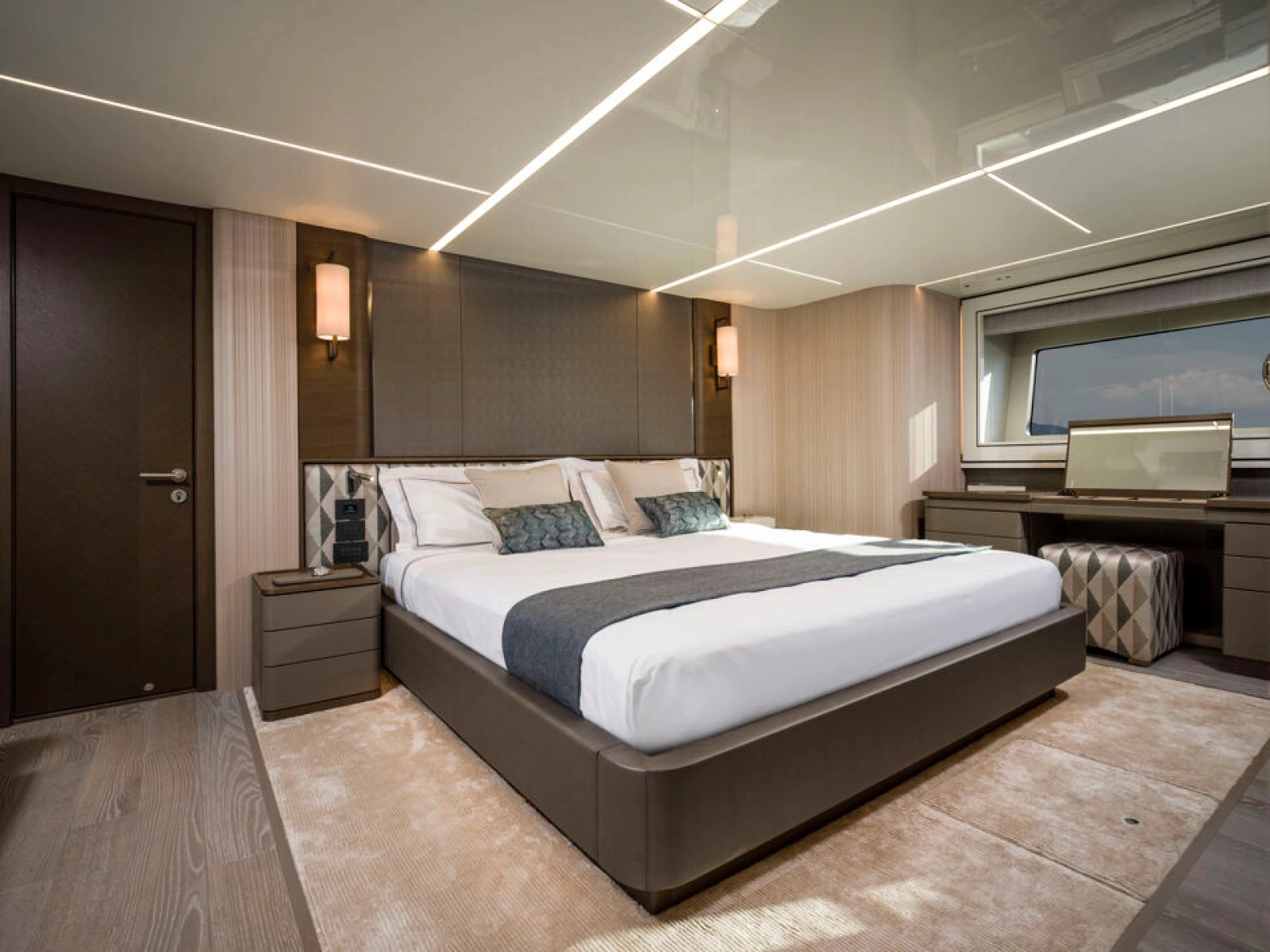 90 OCEAN 90ft Sunseeker Yacht For Sale