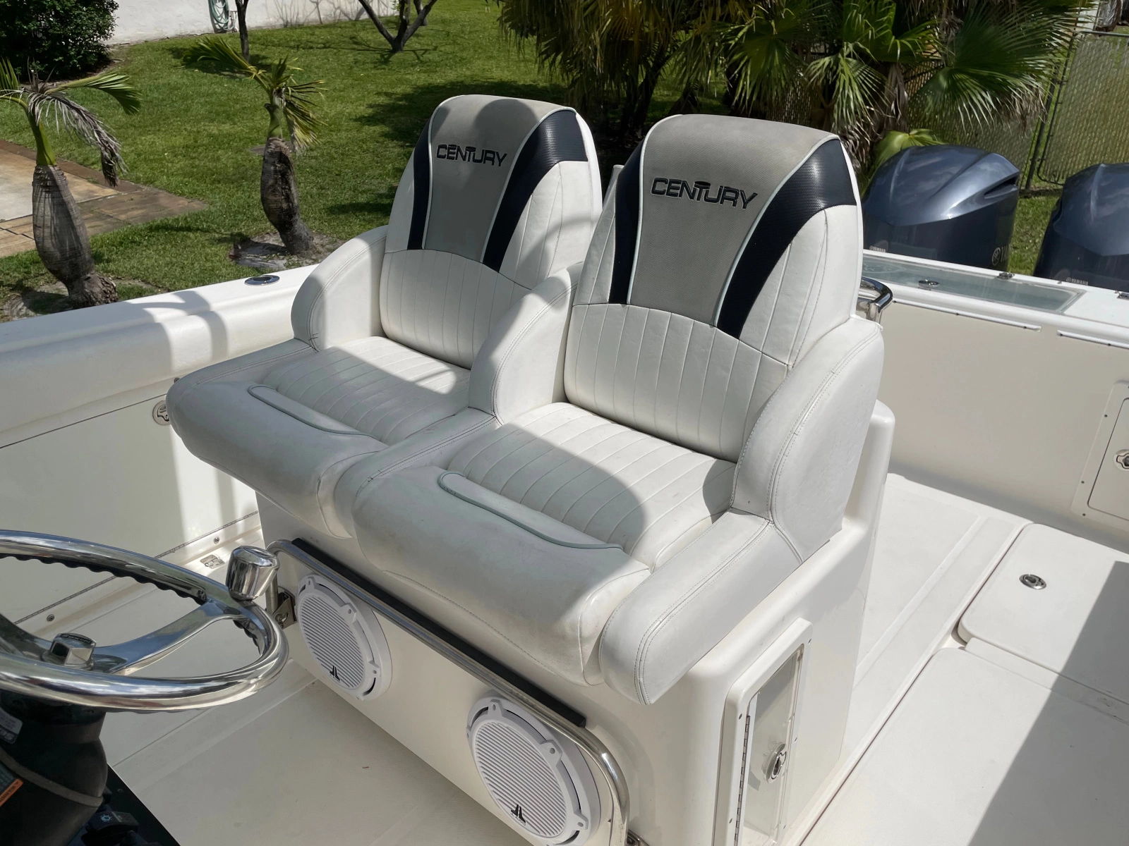 2015 Century 2901