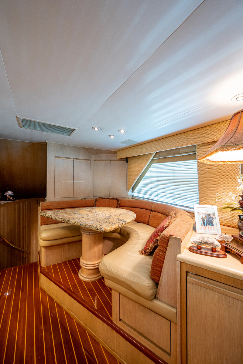 1997 Hatteras 65 Convertible