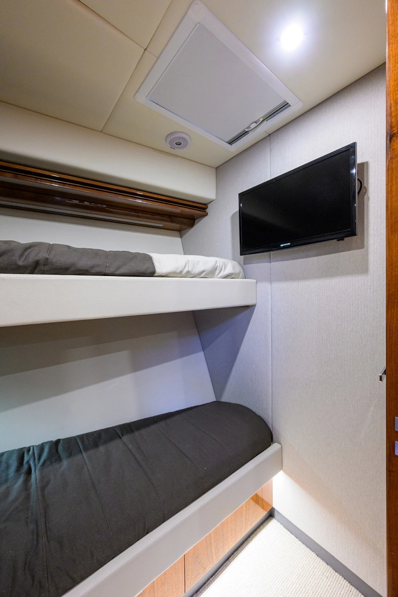 2019 Riviera 5400 Sport Yacht