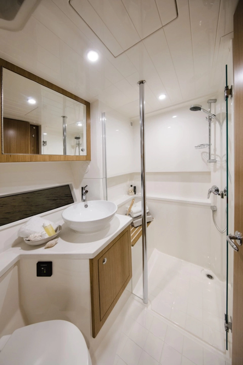 395 SUV 40ft Riviera Yacht For Sale