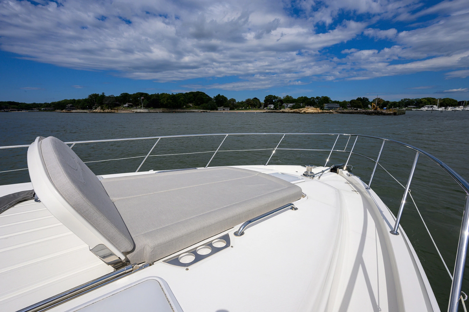 2023 Riviera 5400 Sport Yacht