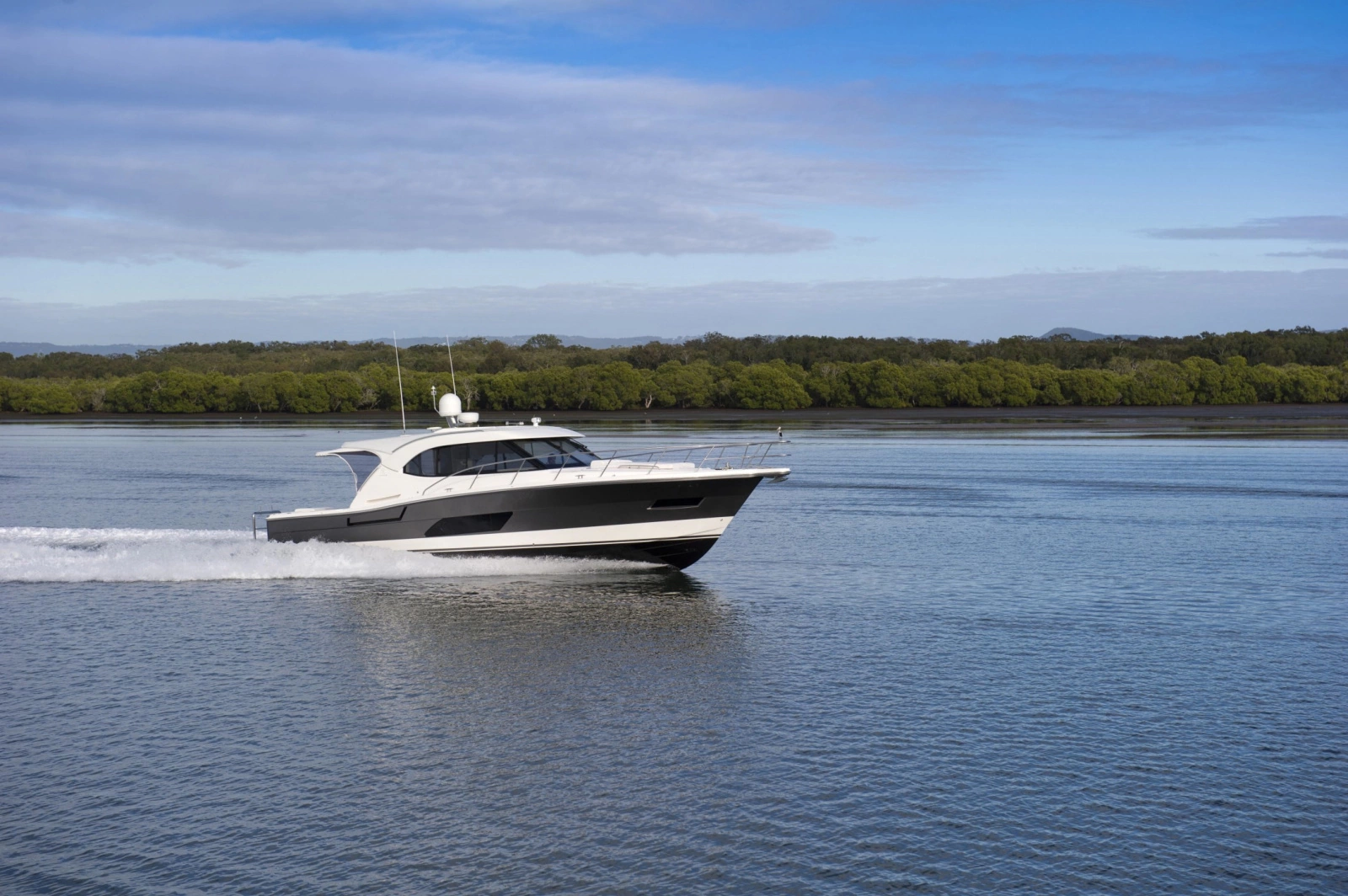445 SUV 44ft Riviera Yacht For Sale
