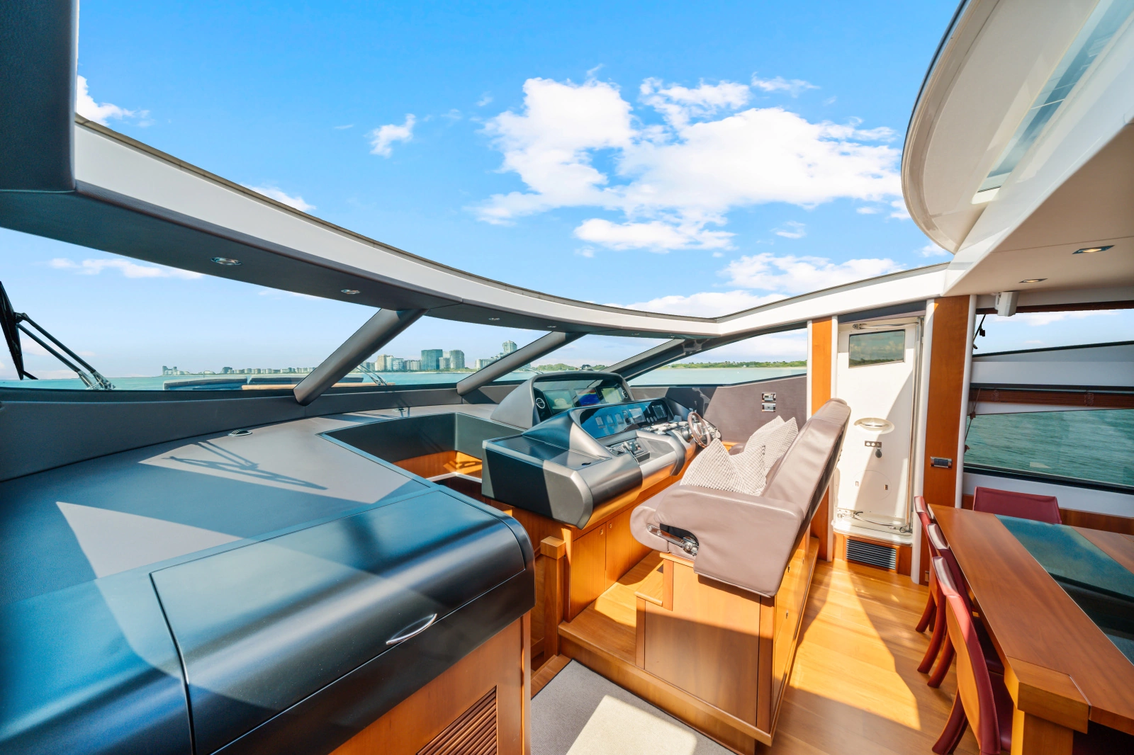 2010 Sunseeker Predator 84