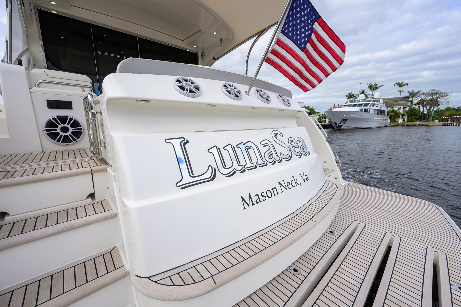 2019 Riviera 5400 Sport Yacht