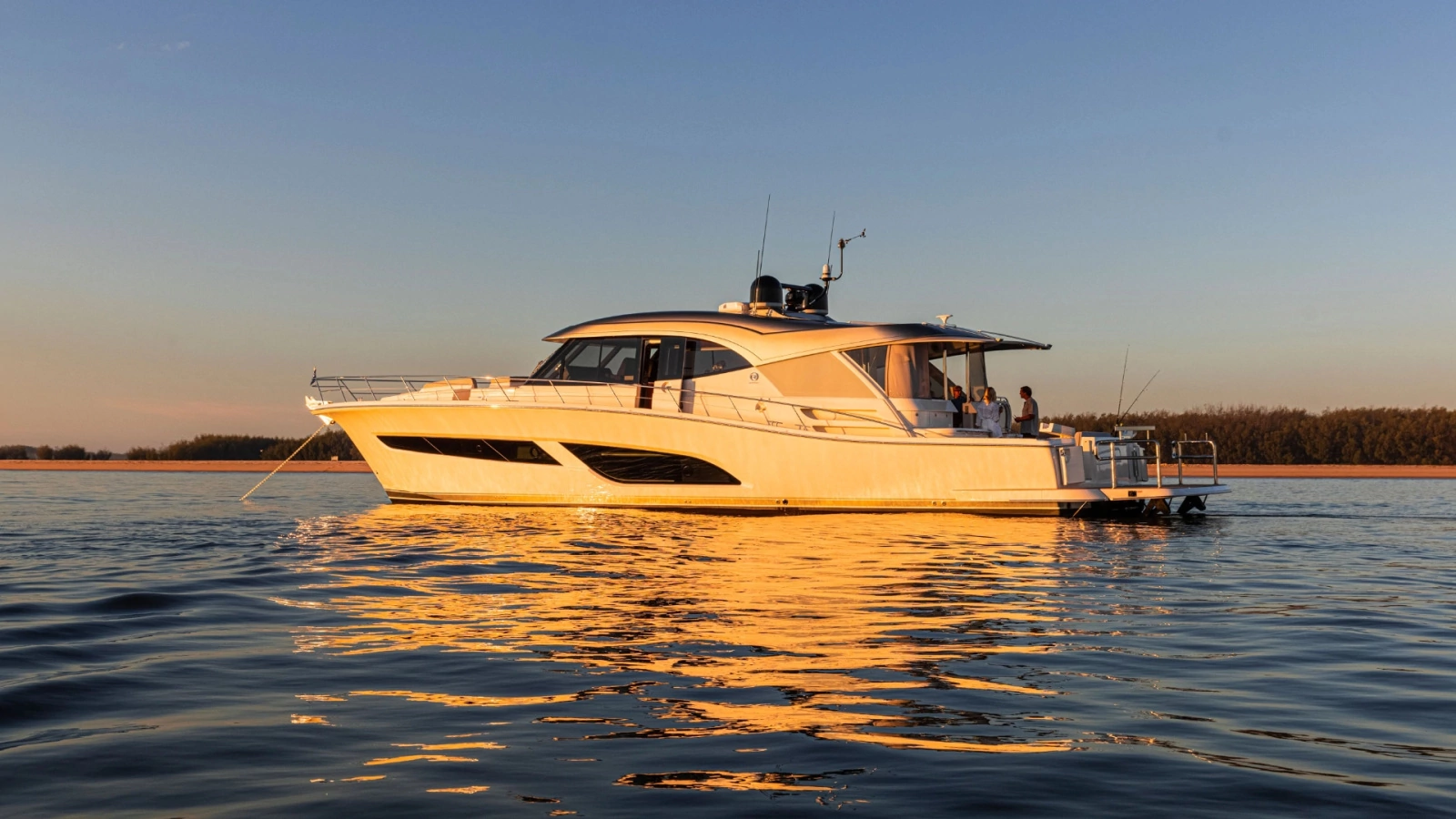 645 SUV 65ft Riviera Yacht For Sale