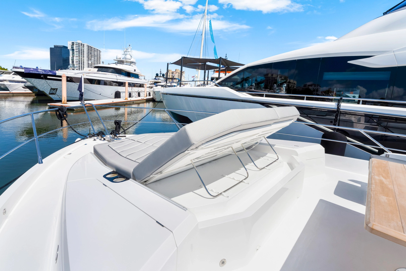 PREDATOR 75 75ft Sunseeker Yacht For Sale