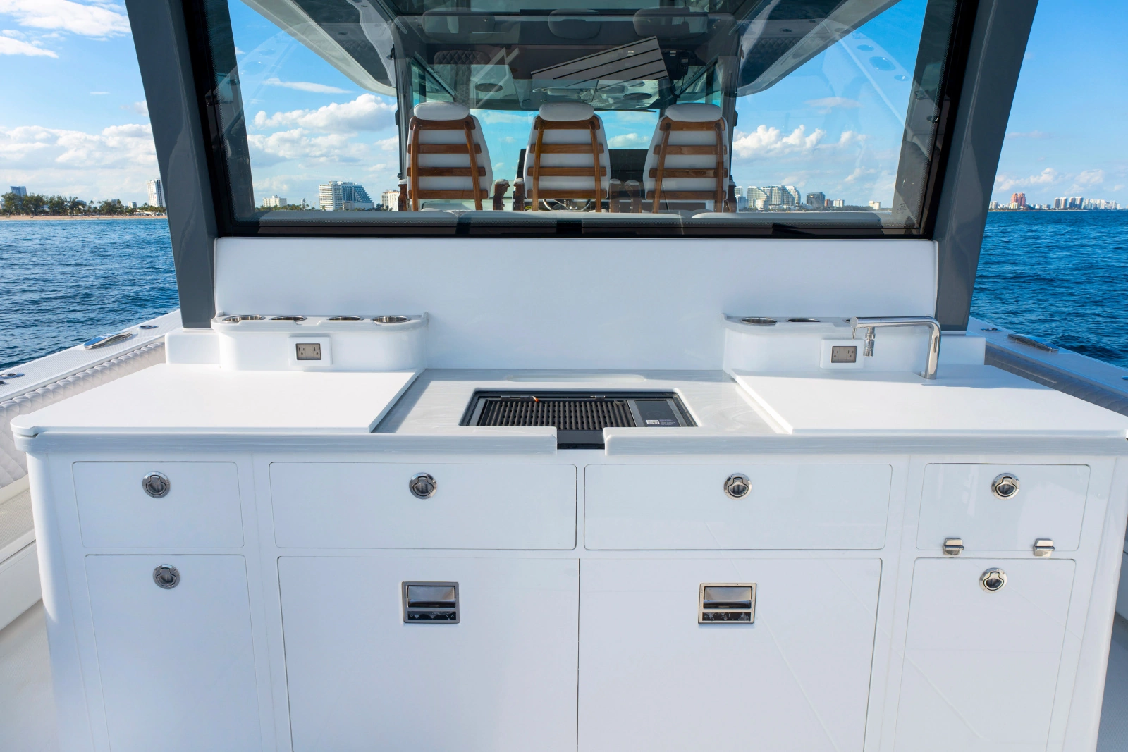 56ft HCB Yacht For Sale
