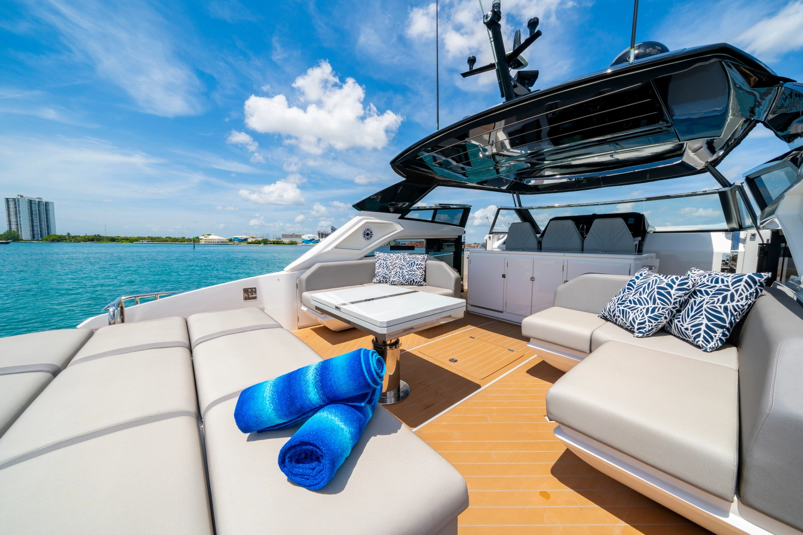 2024 Sunseeker Superhawk 55