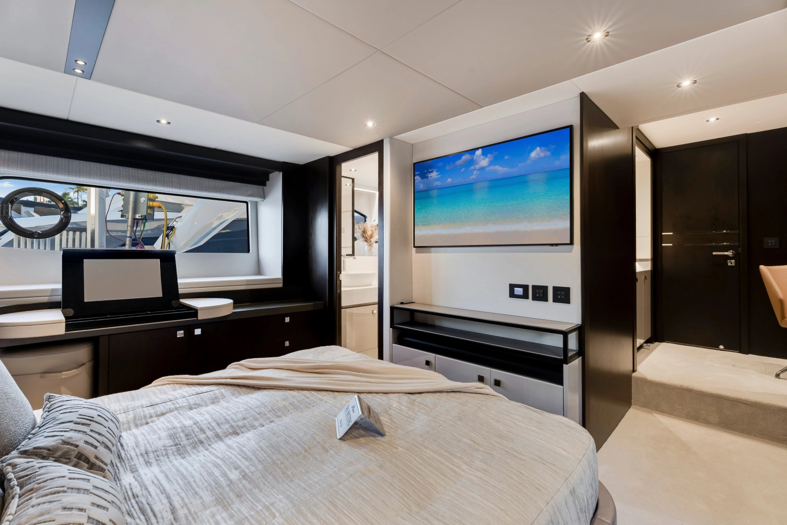 MANHATTAN 68 68ft Sunseeker Yacht For Sale