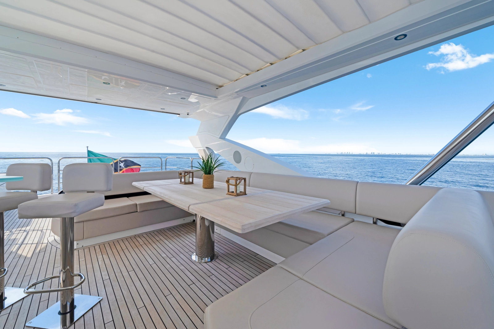 2020 Sunseeker 76 Yacht