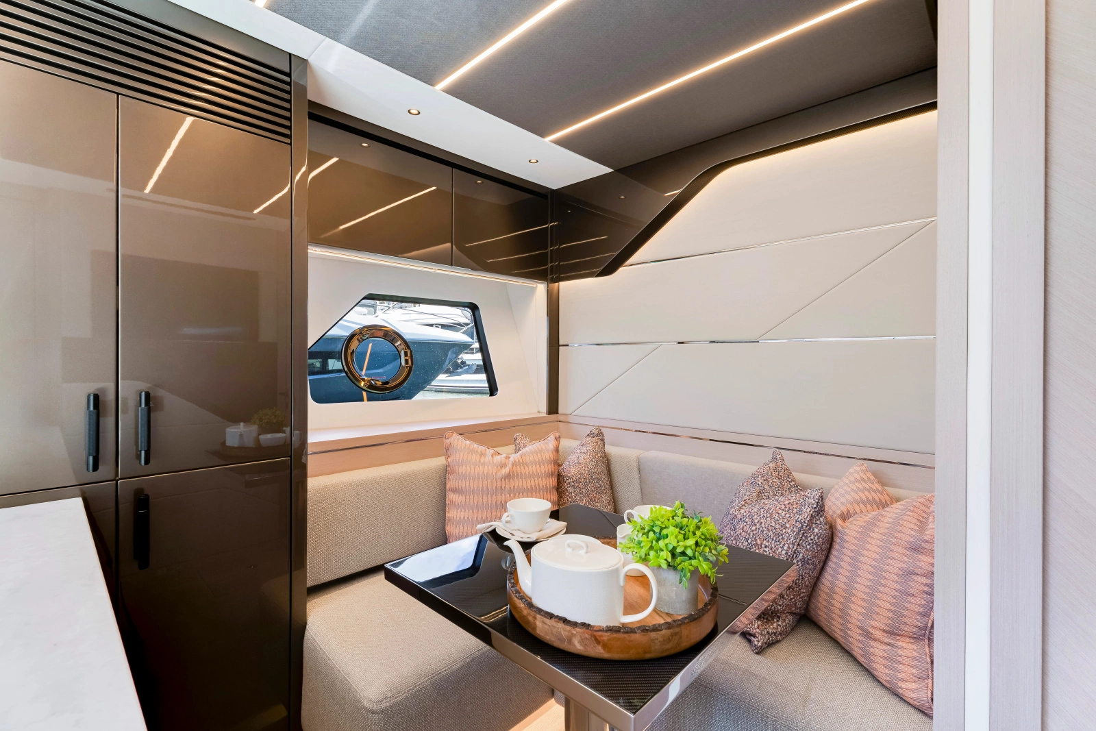 PREDATOR 75 75ft Sunseeker Yacht For Sale