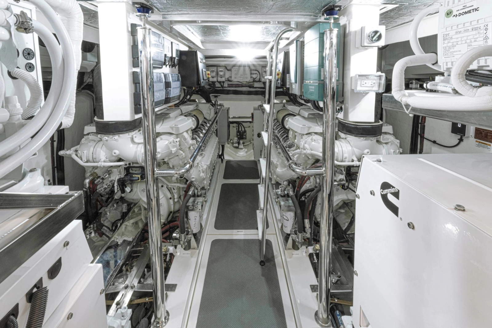 64 Sports Motor Yacht 64ft Riviera Yacht For Sale