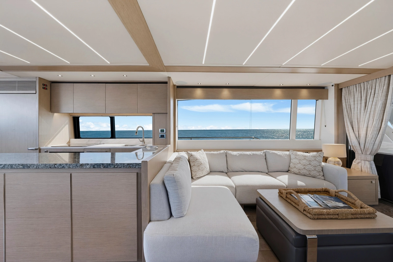 2020 Sunseeker 76 Yacht