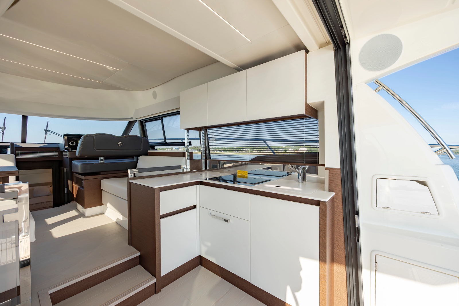 2024 Prestige 460