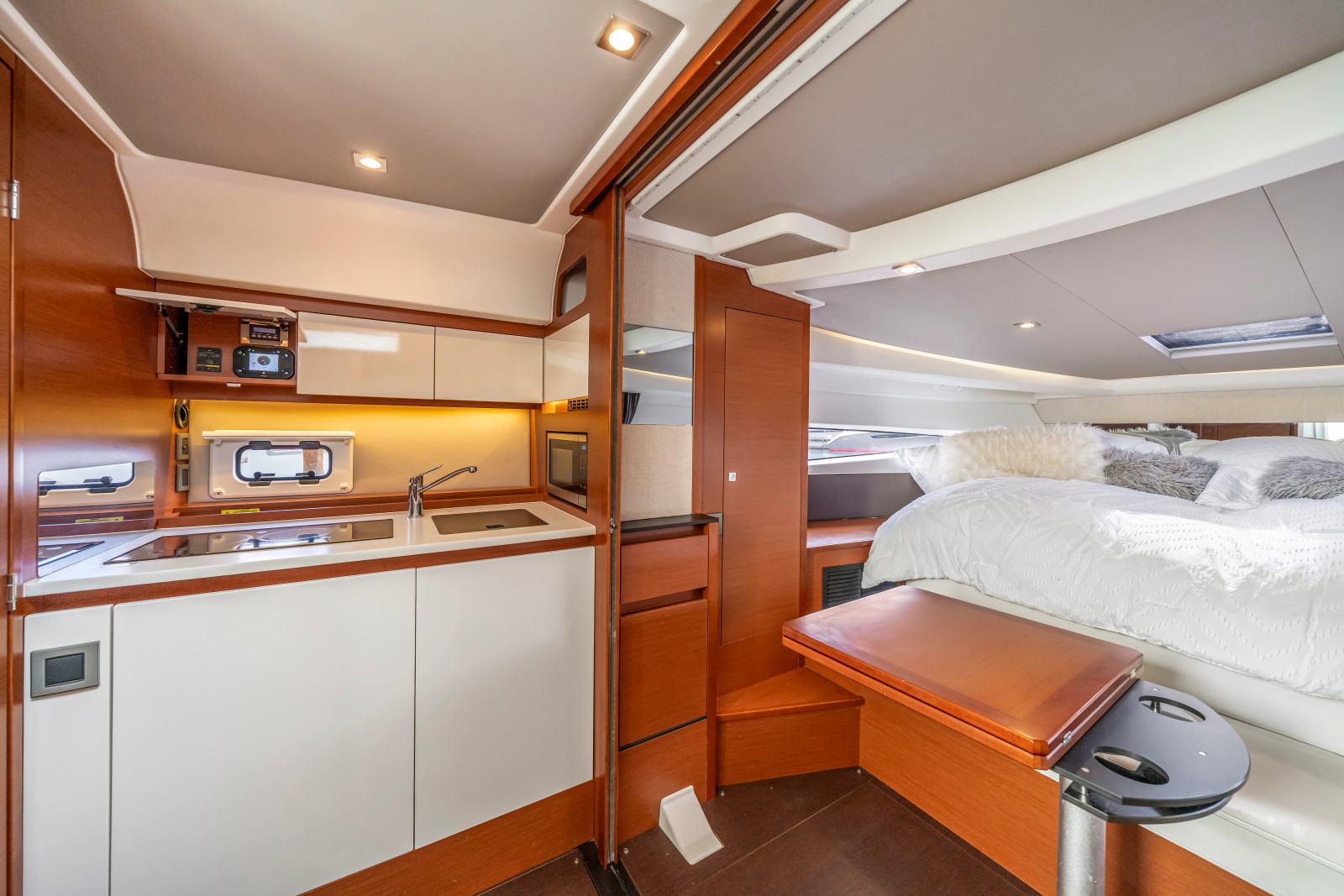 2016 Jeanneau Leader 36