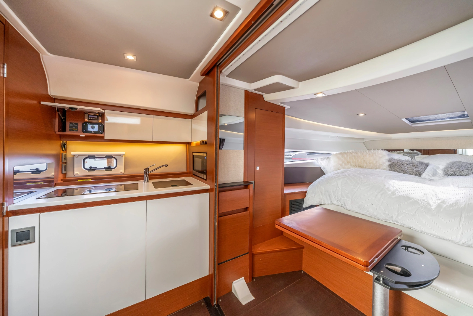2016 Jeanneau Leader 36