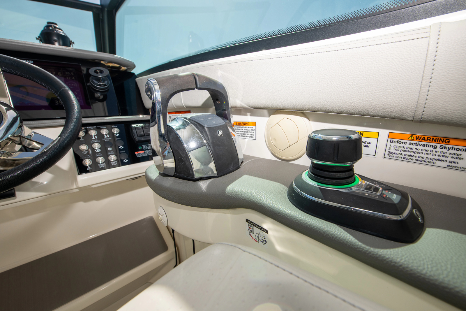 2022 Sea Ray Sundancer 320 OB
