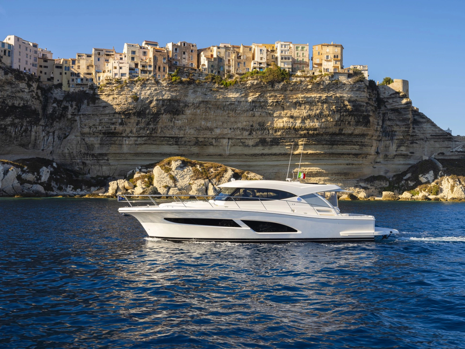 465 SUV 46ft Riviera Yacht For Sale