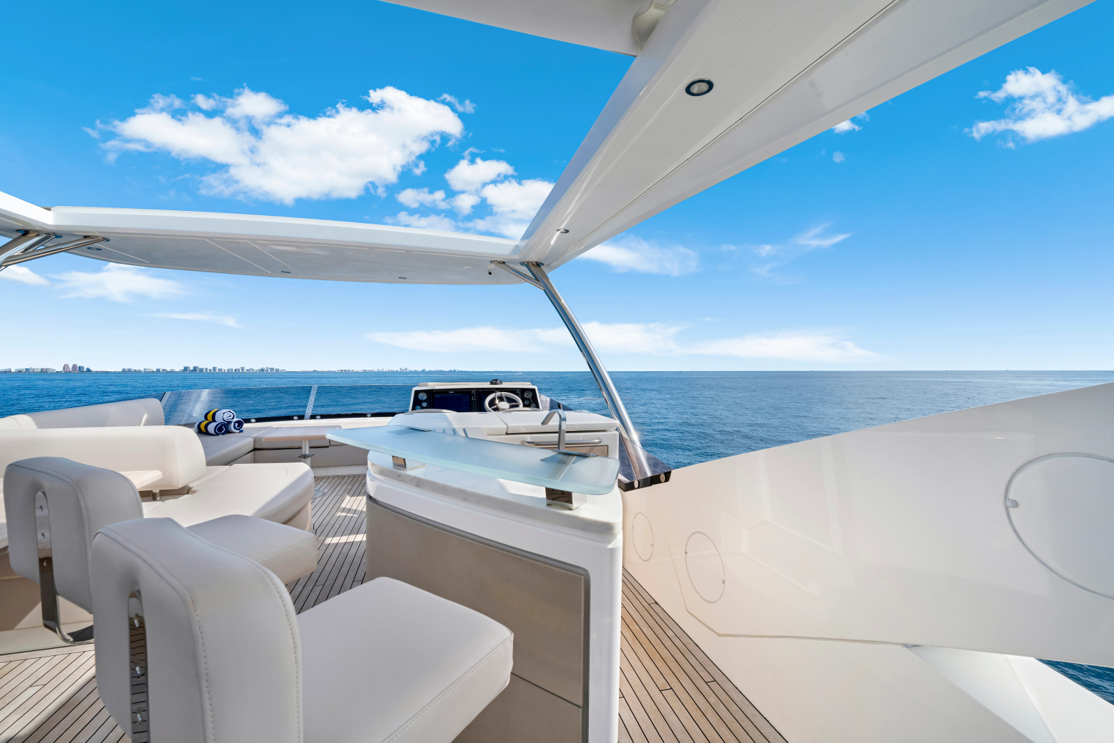 2020 Sunseeker 76 Yacht